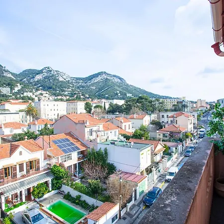 #4 Centre, Balcon, Vue Sur Corniche, Lumineux, Au Calme, Stationnement Facile & Gratuit
