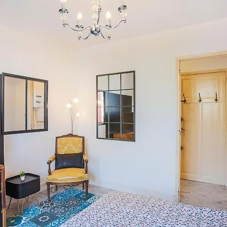 #4 Centre, Balcon, Vue Sur Corniche, Lumineux, Au Calme, Stationnement Facile & Gratuit Appartamento