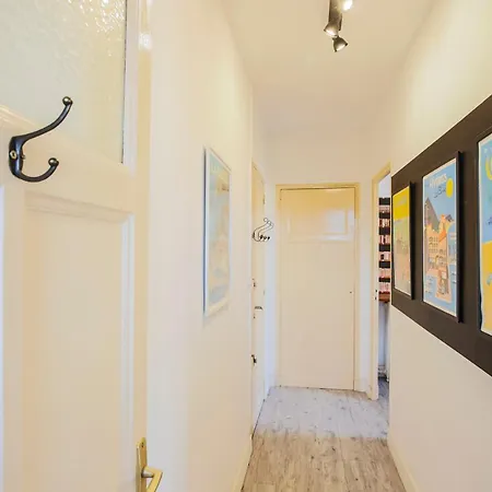 Appartamento #4 Centre, Balcon, Vue Sur Corniche, Lumineux, Au Calme, Stationnement Facile & Gratuit *