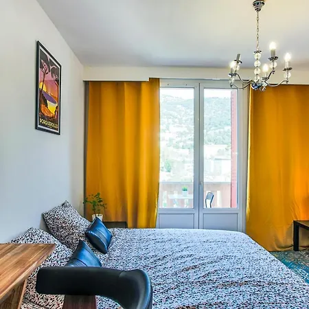 Appartamento #4 Centre, Balcon, Vue Sur Corniche, Lumineux, Au Calme, Stationnement Facile & Gratuit *