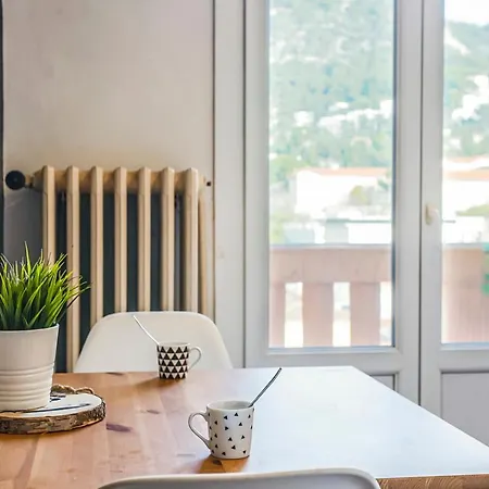 #4 Centre, Balcon, Vue Sur Corniche, Lumineux, Au Calme, Stationnement Facile & Gratuit Toulon